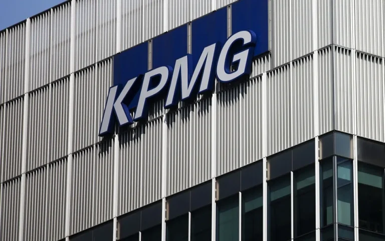KPMG Sued for $830 mln over ‘Appalling’ Audit