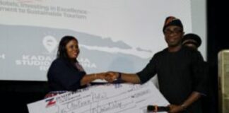 Cross River gave a N1 million grant each to 10 hotels on Tuesday in Calabar as part of efforts to boost tourism in the state.