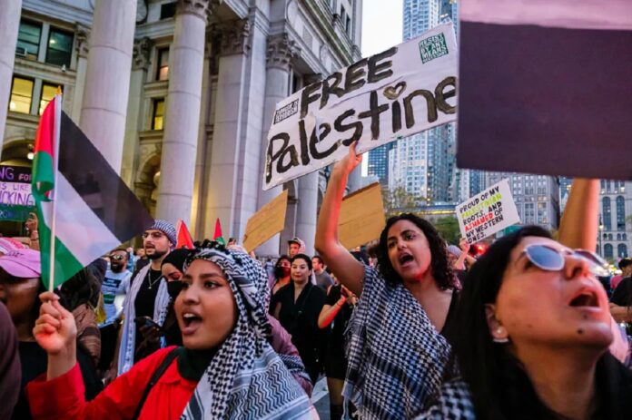 Pro-Palestinian Protestors Shut Down Manhattan Bridge