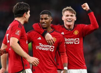 Manchester United Defeat Liverpool 4-3 to Keep Trophy Dreams Alive
